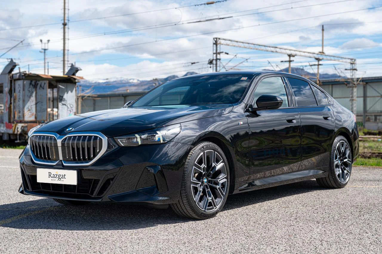 BMW 520 — 1/2