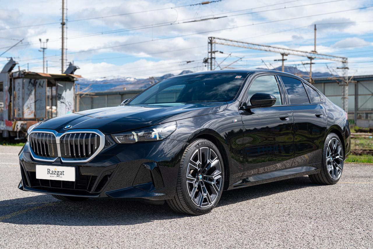 BMW 520 — 1/2